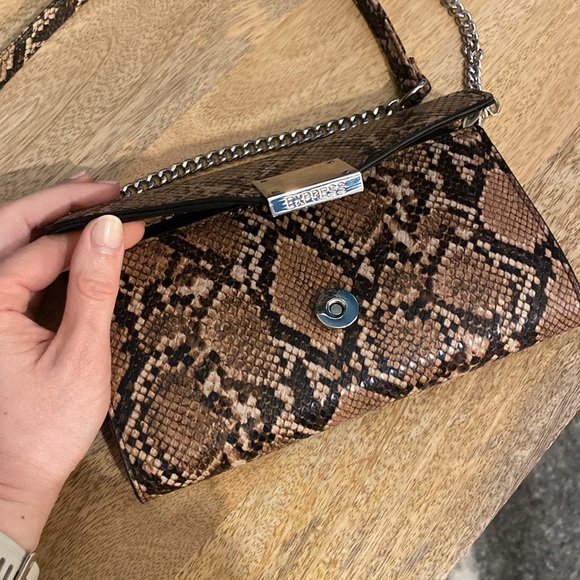 NWOT Express Snake Skin Envelope Clutch with Detachable Crossbody Strap - Picture 2 of 5
